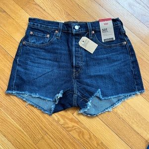 BNWT Levi’s 501 shorts, size 29